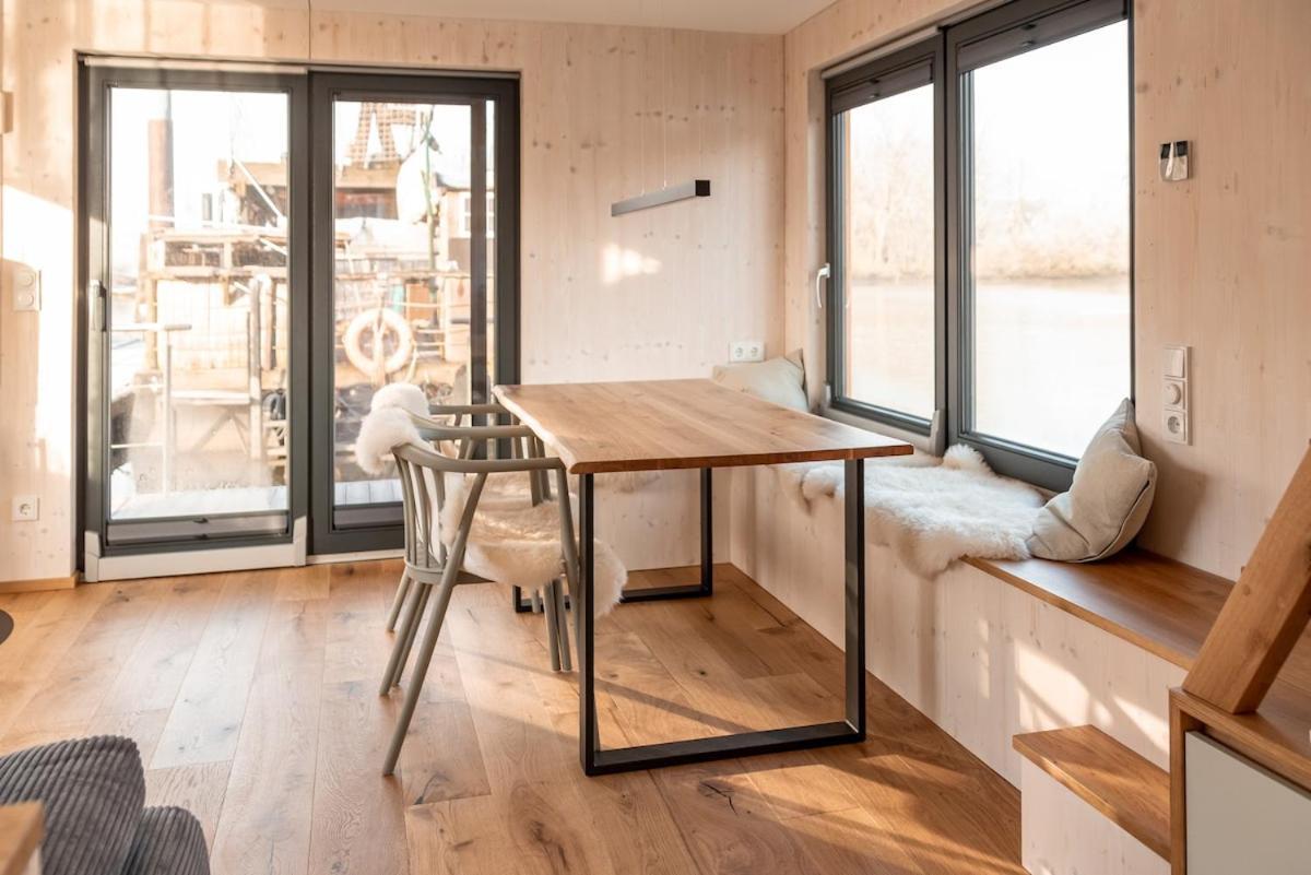 Wohnlich, Hochwertig - Hausboot Petite Mit Kamin * Hamburg
